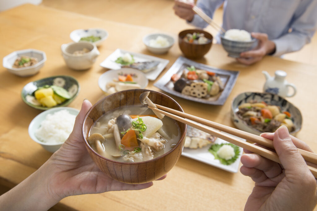 きのこから食べる人