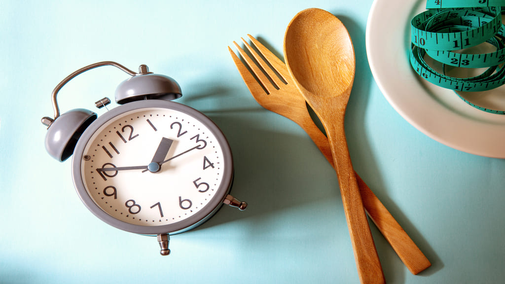 夜食で太らないために意識したい食べ方のイメージ