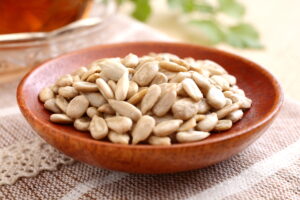 ひまわりの種の食べ方とは？栄養素や保存のコツとおすすめレシピなど徹底紹介 | タマチャンショップ 公式サイト