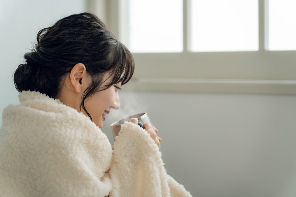 白湯を飲む