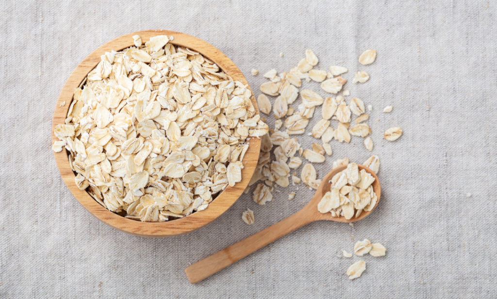 ボウルに入ったオートミール
