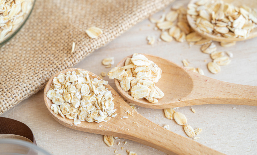 スプーンに乗ったオートミール