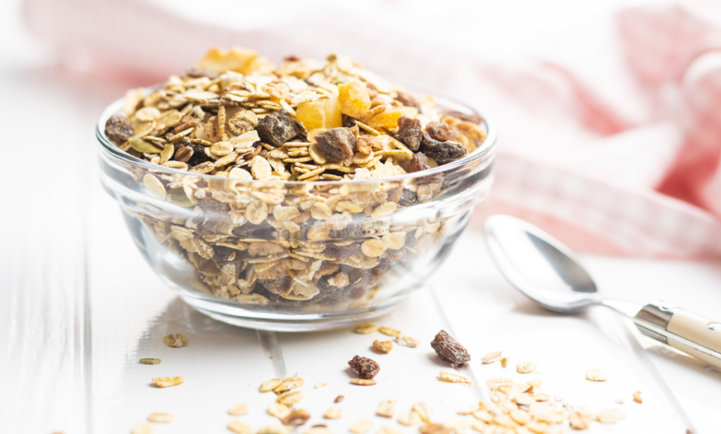 透明なボウルとオートミール