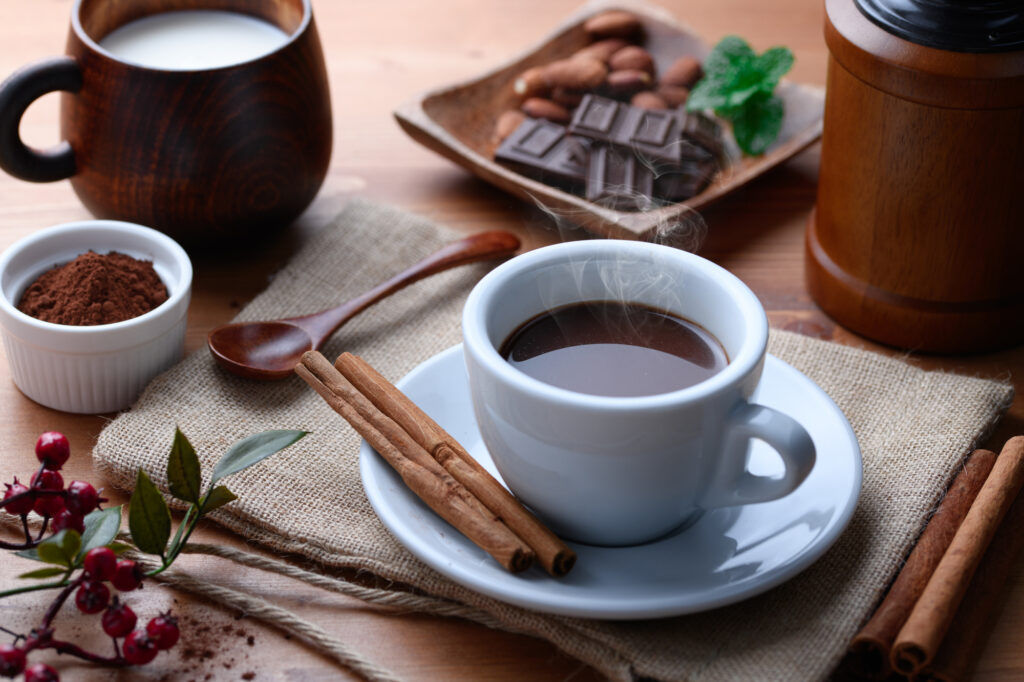 ホットココアとシナモンスティック