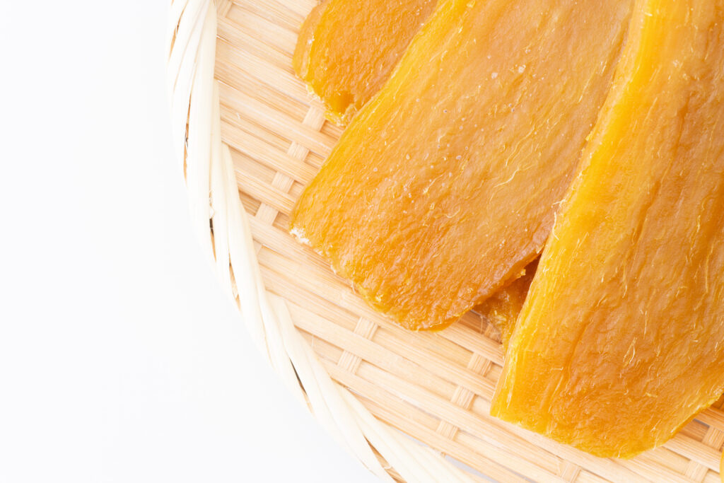 ザルに乗った干し芋