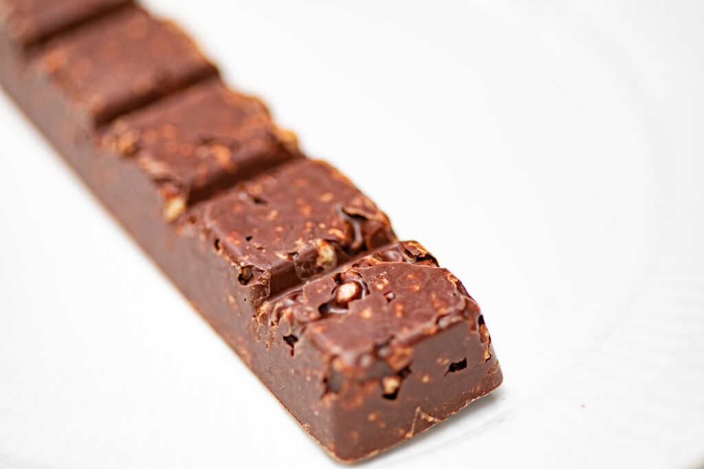チョコレート味のプロテインバー