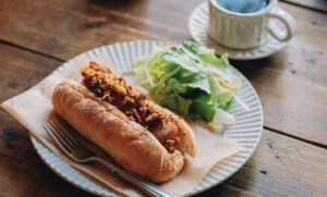 冬のご褒美に『食べるオリーブオイル』でつくるホットドッグ