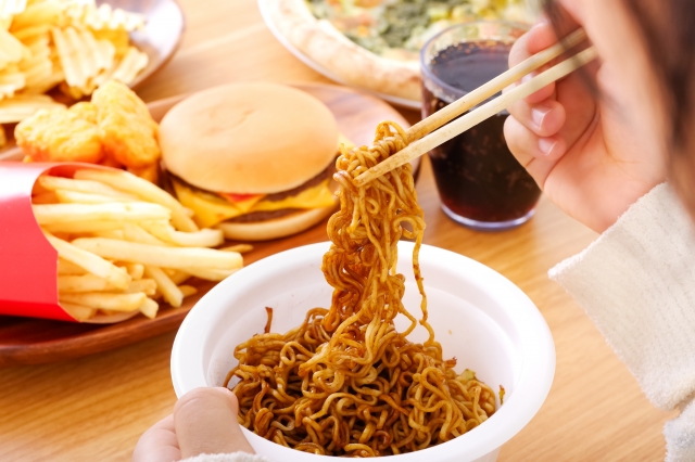 甘いもの以外が食べたくなる時の理由