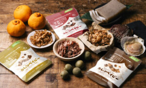 【新商品】ガムでもない！グミでもない！噛むほどにおいしい第三の新食感おやつ『カムンベイビー』新発売