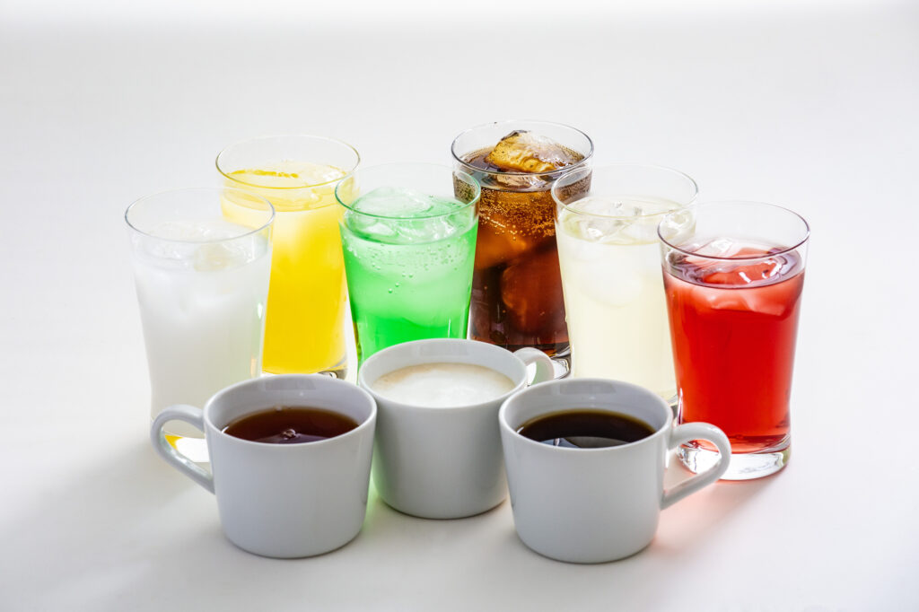 甘い炭酸飲料やコーヒーなど